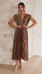 Ilse - Refined pleated midi dress with V-neck