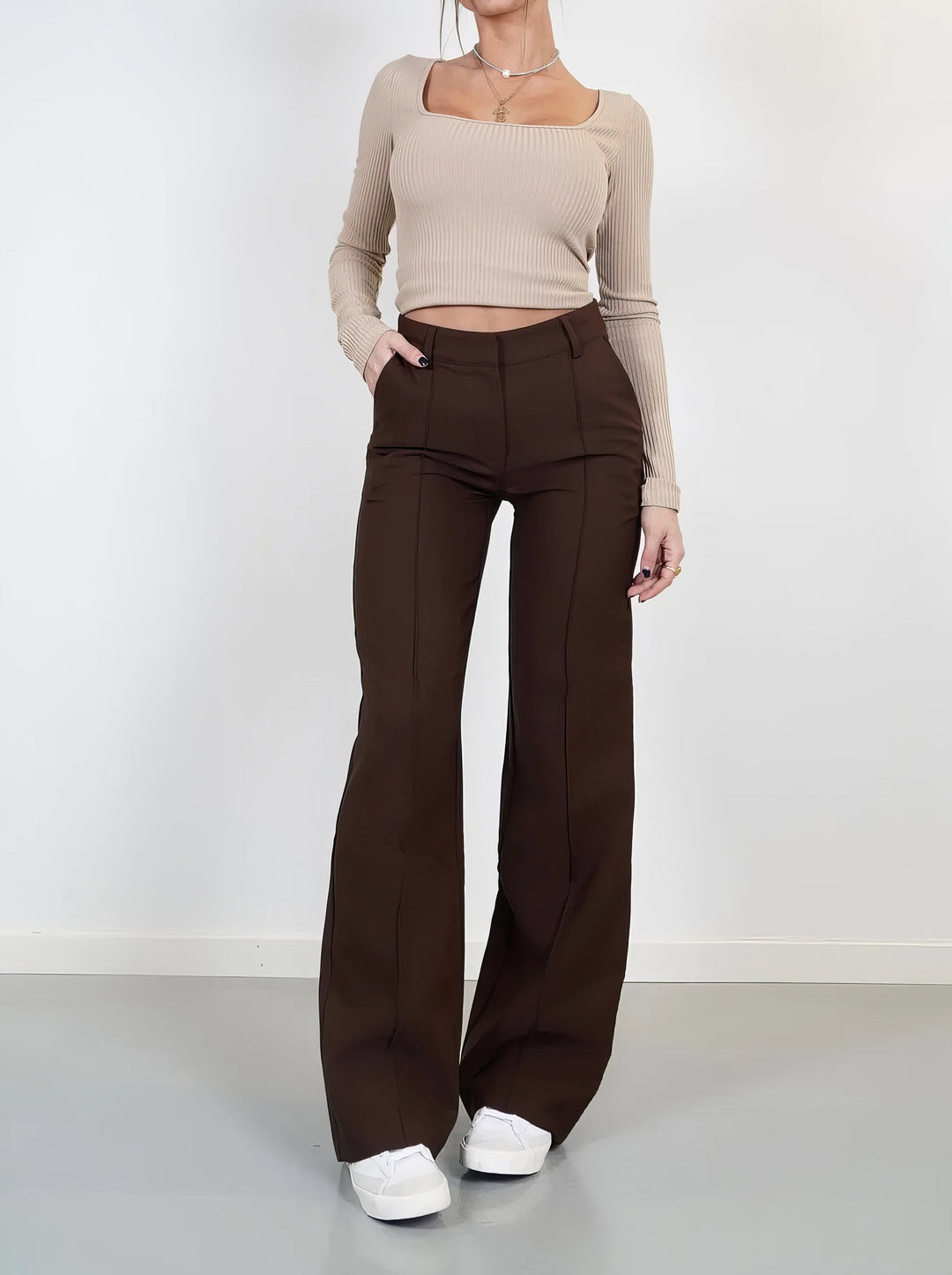 Elegant Pants with High Waist and Vertical Front Seam