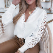 Davina - Top with V-neck and lace details