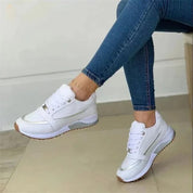 Women's Wedge Sneakers with Contrasting Sole and Laces