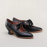 Women's Vintage Pumps With Bow Closure And Low Heel
