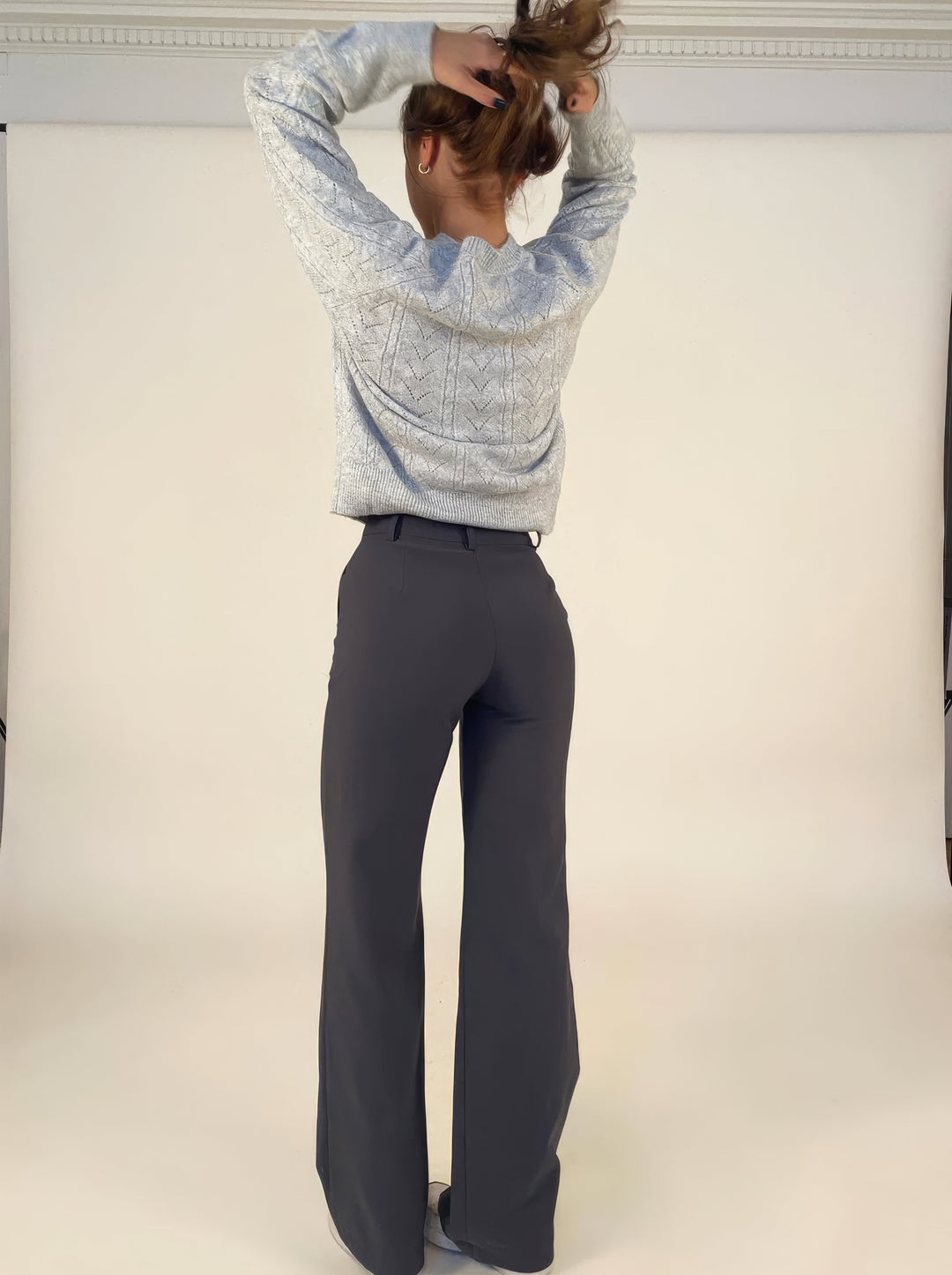 Elegant Pants with High Waist and Vertical Front Seam