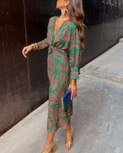 Evi-Lynn - Midi dress with V-neck and print