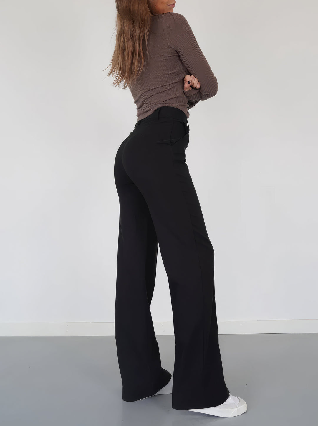 Elegant Pants with High Waist and Vertical Front Seam