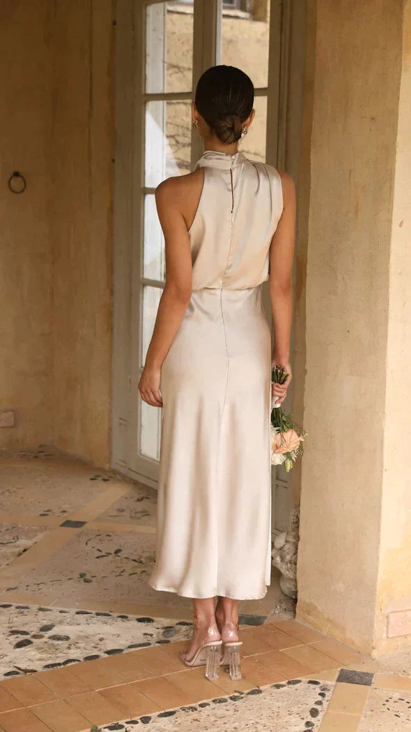 Lisa - Luxe satin dress with an elegant look