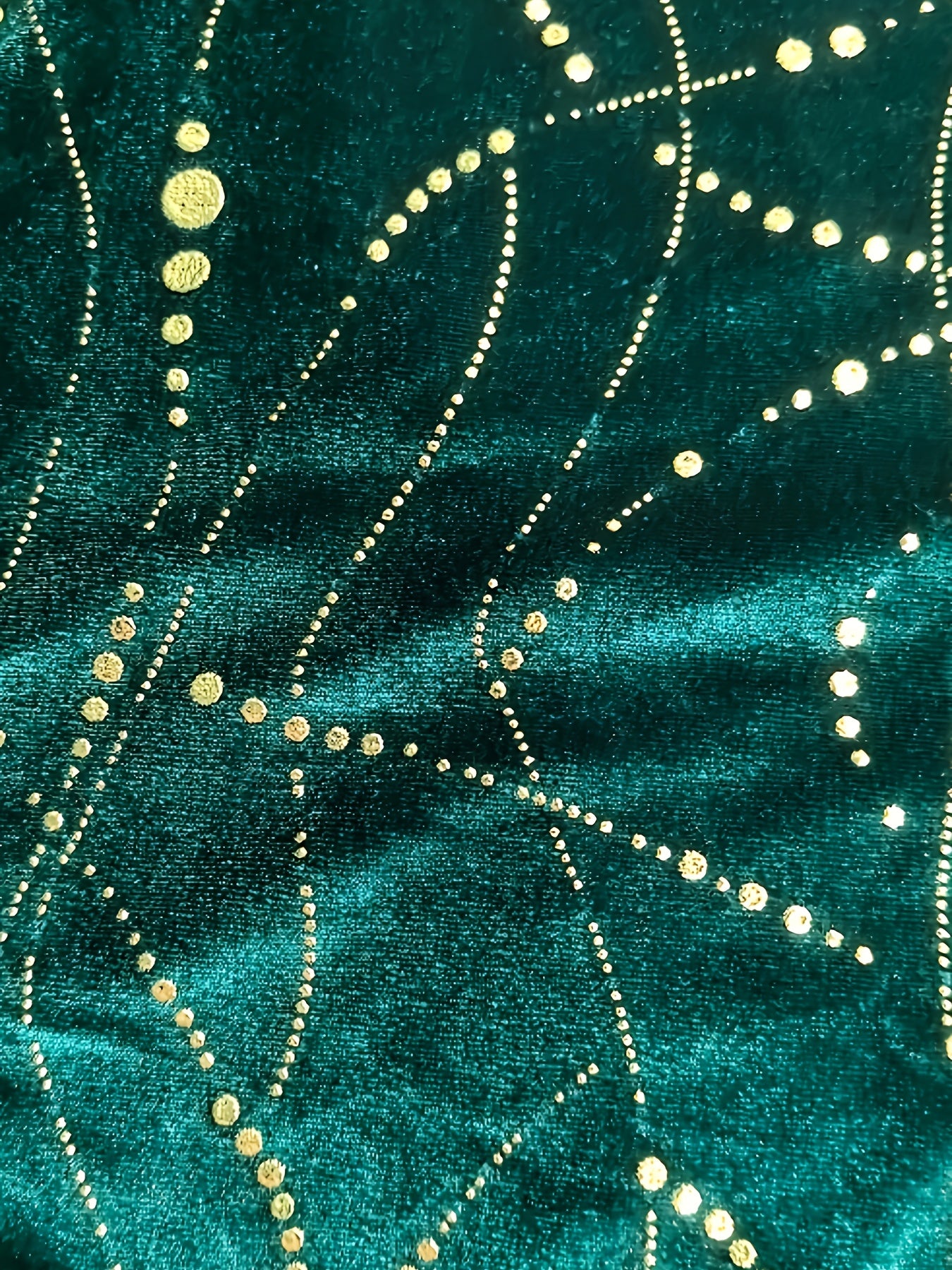Green Loose-Fitting Party Dress with V-Neck and Gold Details