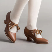Women's Vintage Pumps With Bow Closure And Low Heel