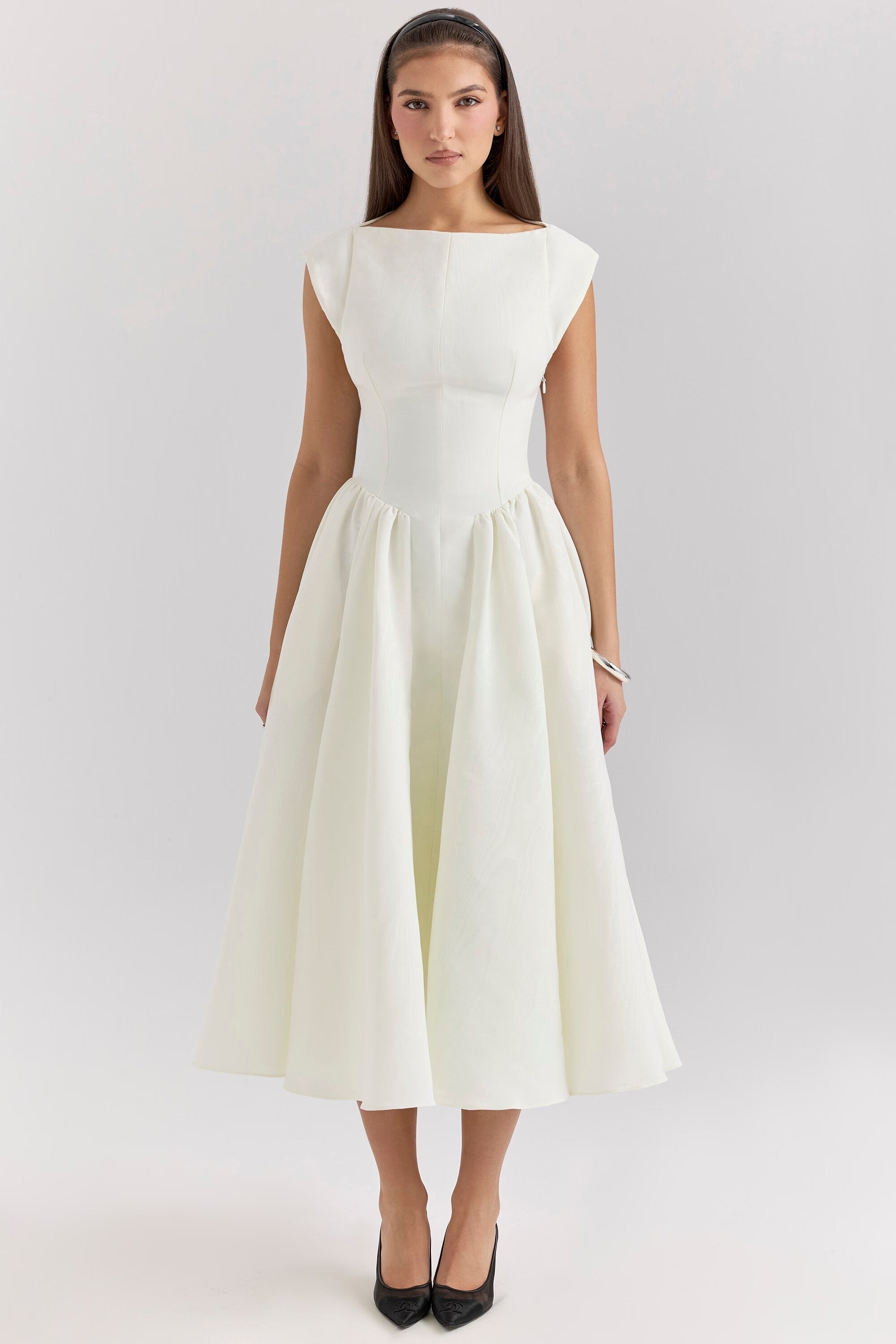 Lani - Elegant Midi Dress with Open Back