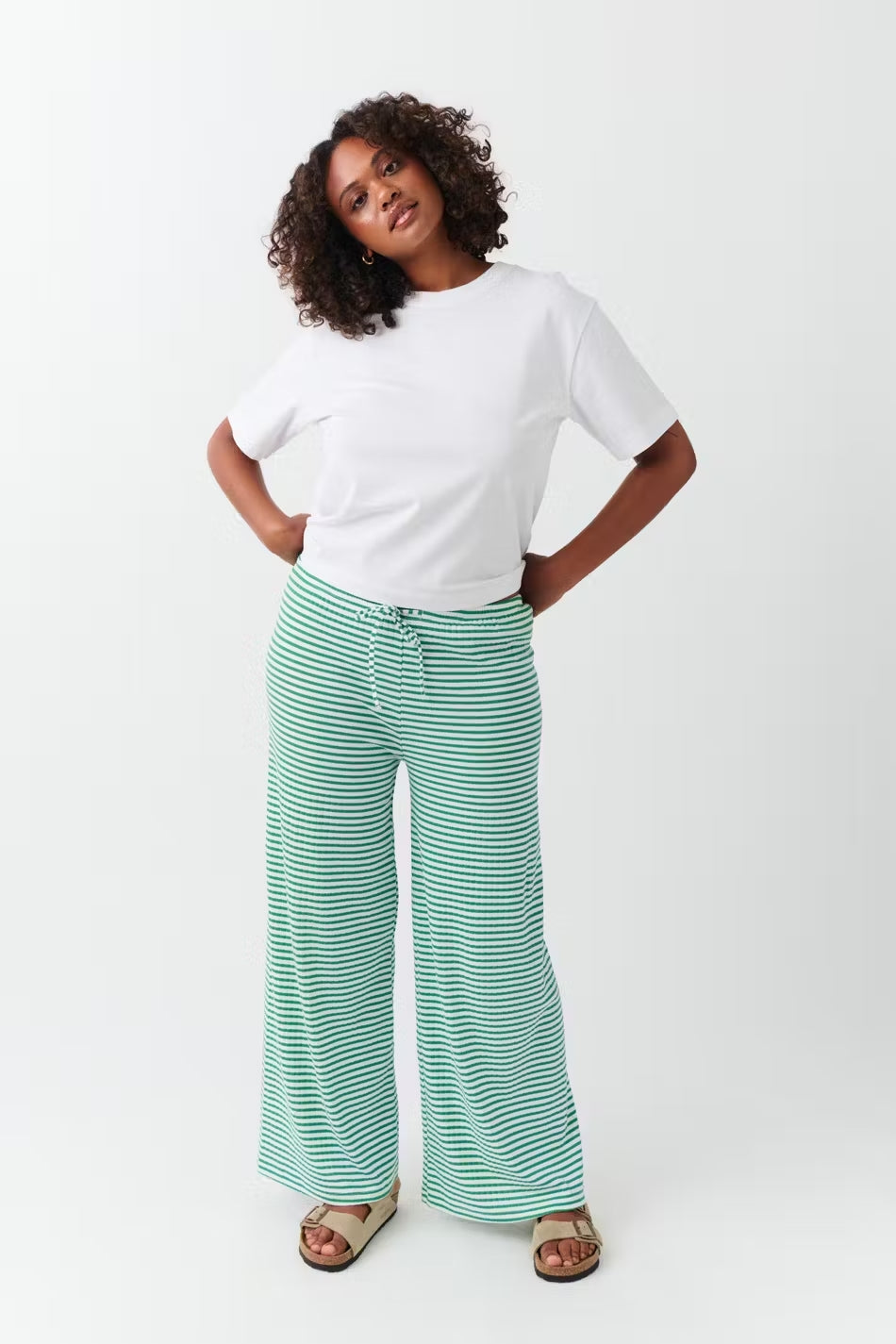 Striped Lounge Pants for Women with Wide Legs and Elastic Waist