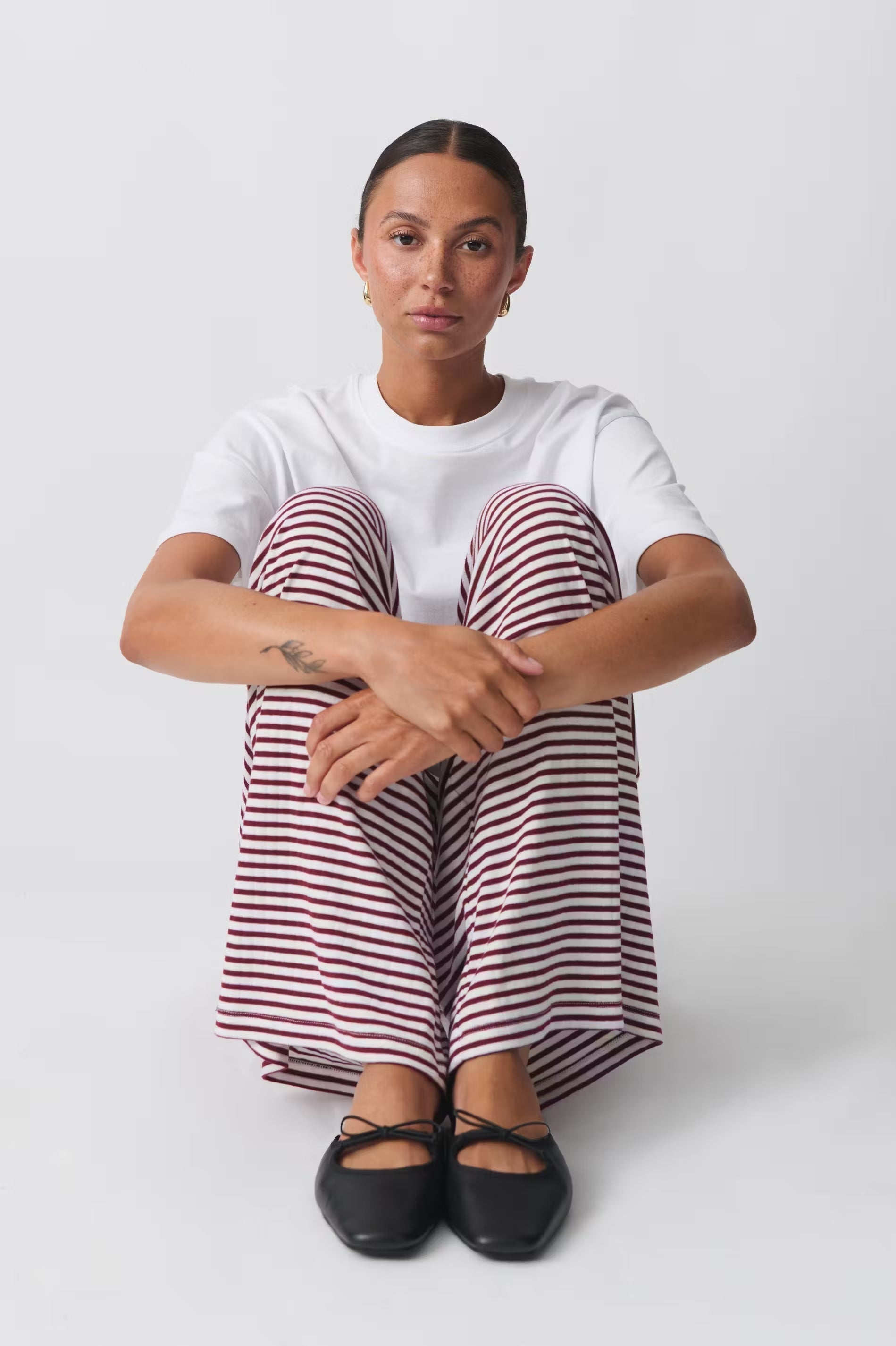 Striped Lounge Pants for Women with Wide Legs and Elastic Waist