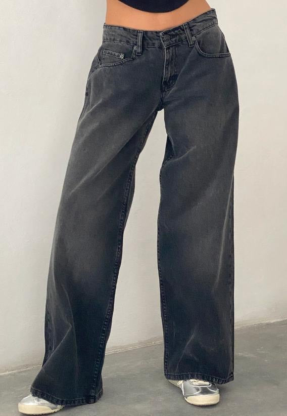 Comfortable Women's Low-Rise Jeans with Wide Legs
