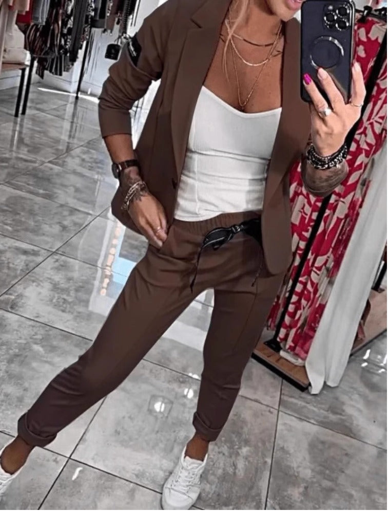 Comfortable Women's Set with Blazer and Slim Fit Pants
