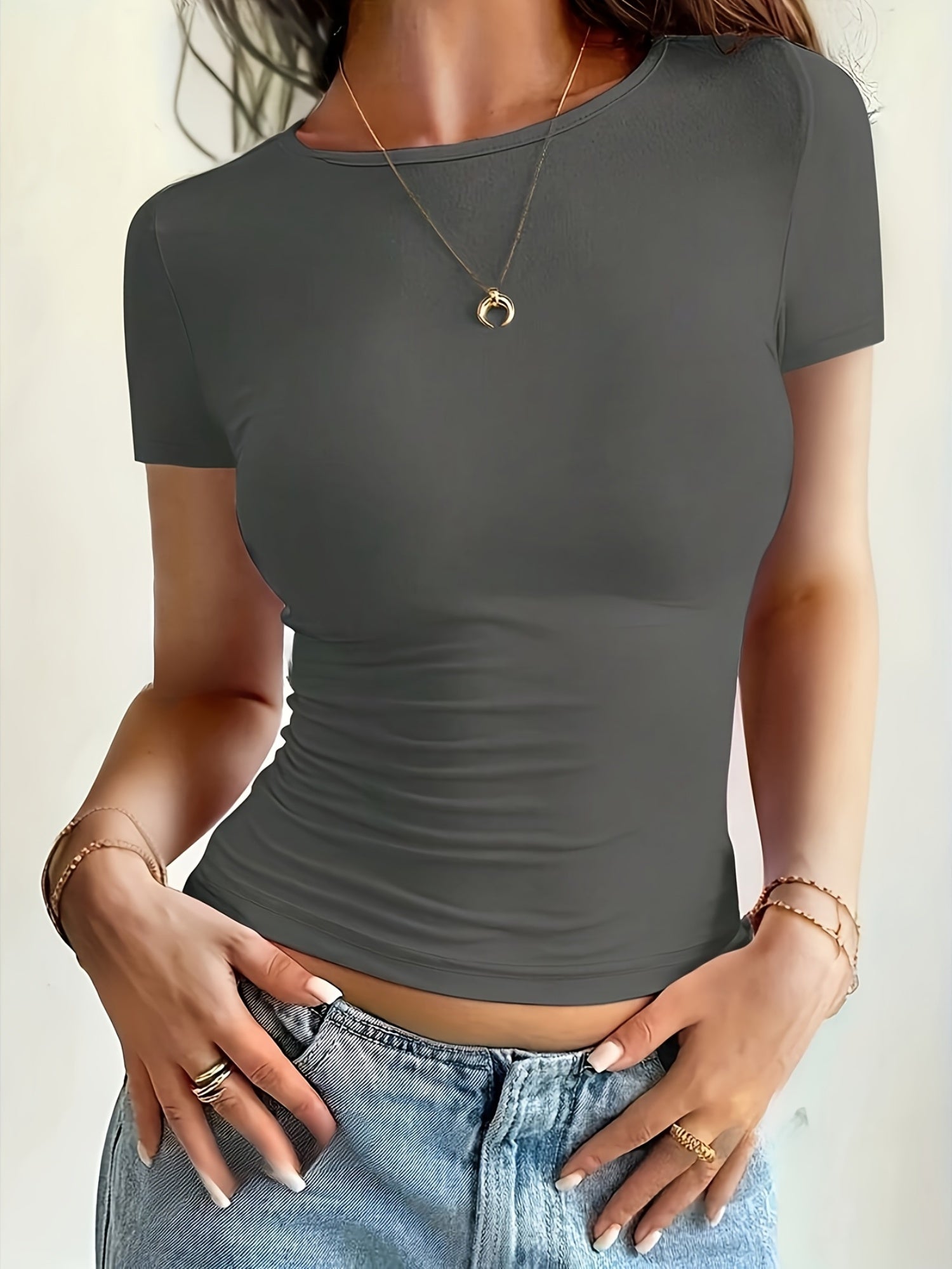 Kyana - Fitted Basic T-Shirt with Stretch