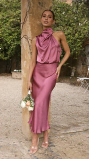 Lisa - Luxe satin dress with an elegant look