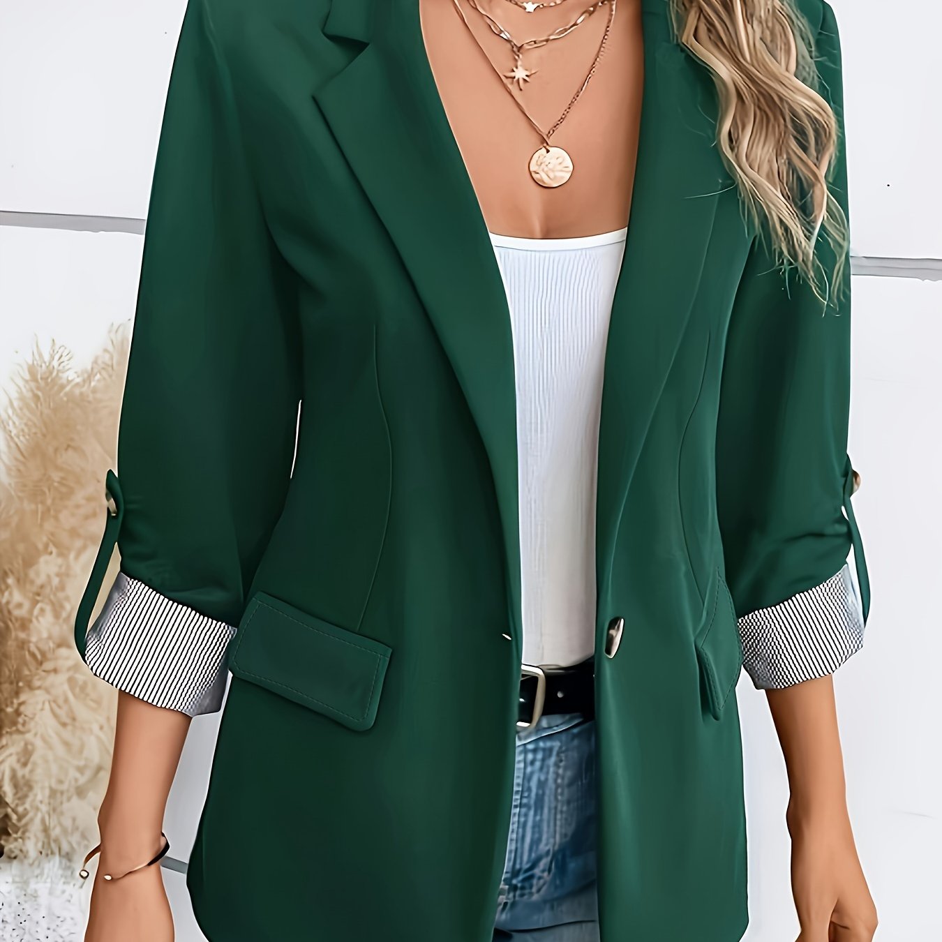 Lieke - Blazer with roll-up sleeves and single button closure