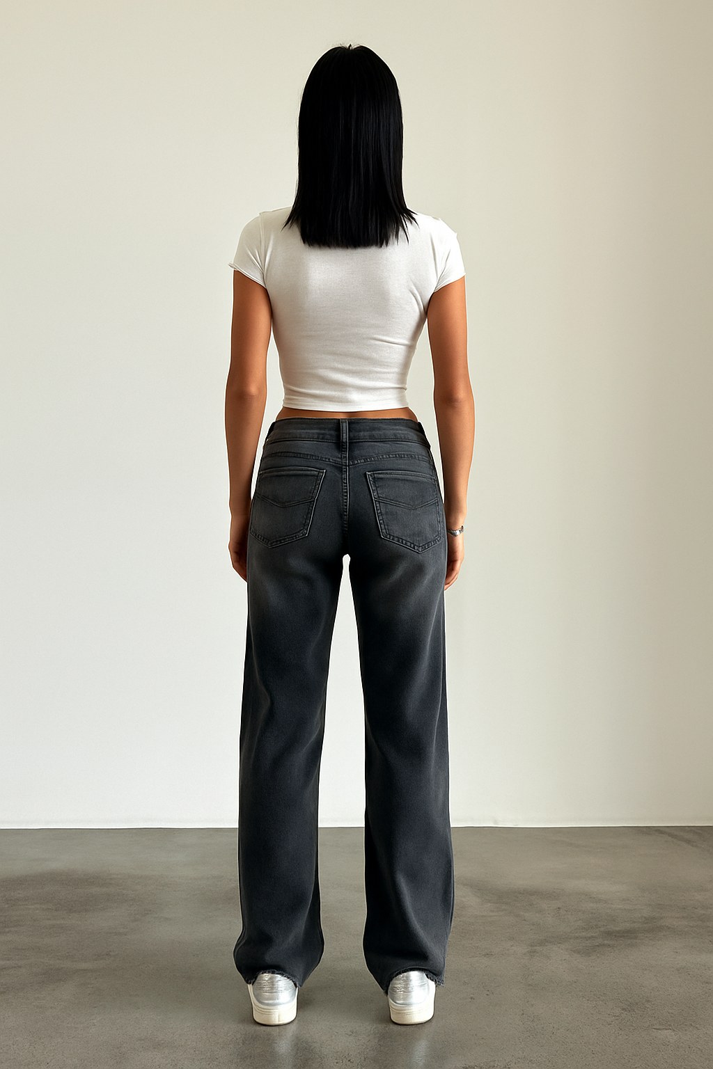 Comfortable Women's Low-Rise Jeans with Wide Legs