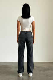 Comfortable Women's Low-Rise Jeans with Wide Legs