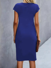 Elegant Midi Dress For Women With Round Neck And Fitted Silhouette
