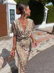 Fien - Midi Dress with Floral Print V-Neck Pleated