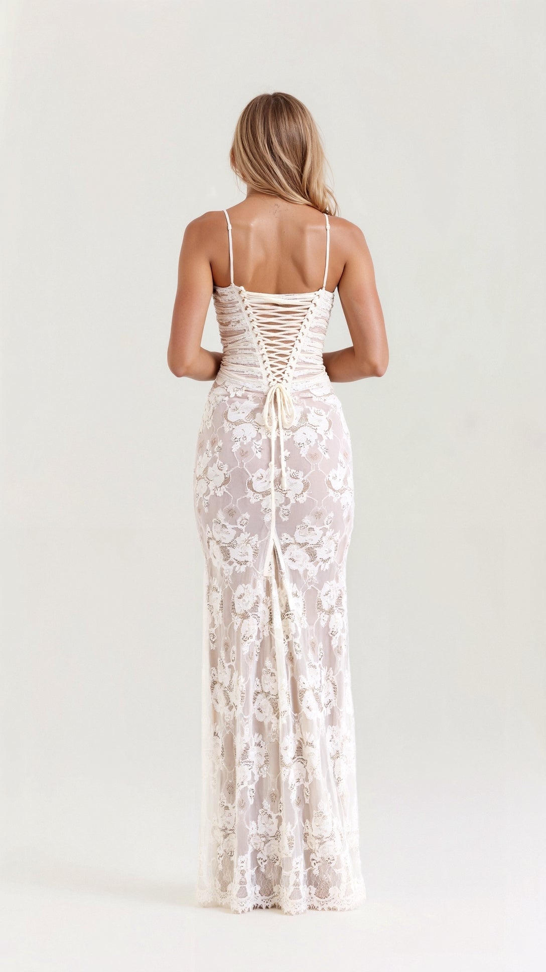 Women's Maxi Lace Evening Dress with Long Sleeves and Elegant Silhouette