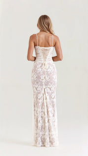 Women's Maxi Lace Evening Dress with Long Sleeves and Elegant Silhouette