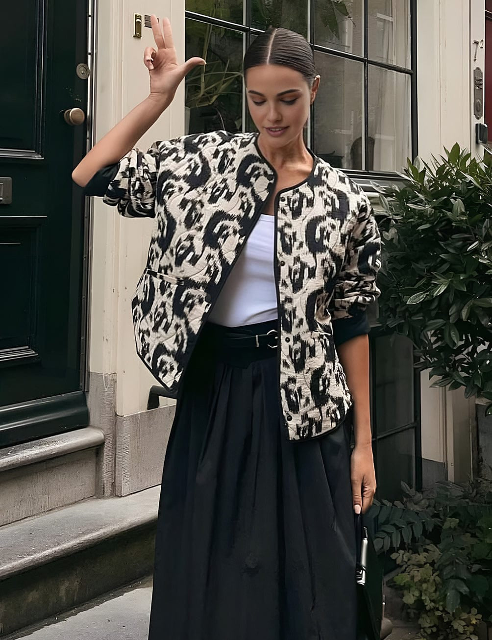 Girelle_Manteau_ajust_sequins_pour_invit_es_de_mariage_Moderne.jpg