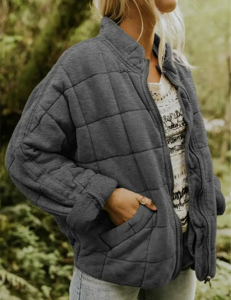 Helene-Ubergangsjacke-Ubergrosse-verdickte-Jacke-fur-Frauen-Leyna-Moda_811c7d7f-5fbb-4806-997b-02ab56cd9235.png