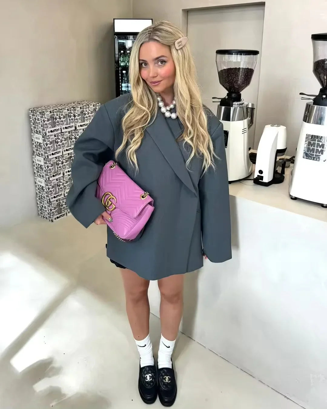 Oversized Women's Blazer Chic with Notch Collar and Long Sleeves