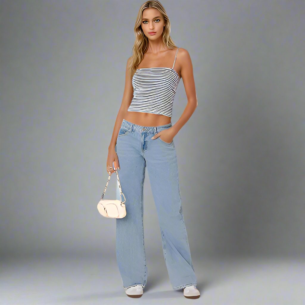 Comfortable Women's Low-Rise Jeans with Wide Legs