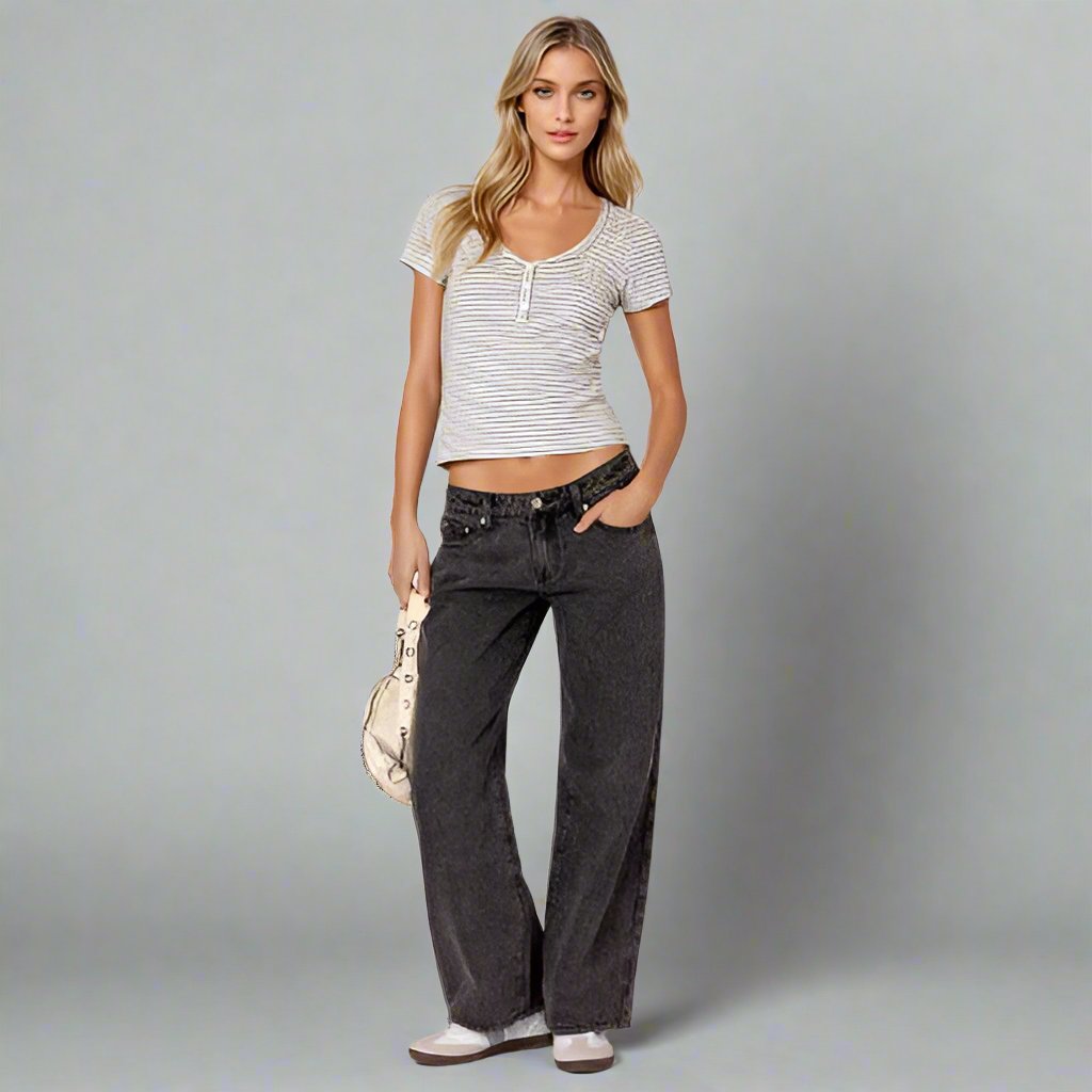 Comfortable Women's Low-Rise Jeans with Wide Legs