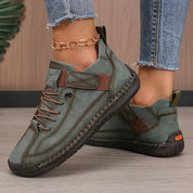 Sporty Women's Sneakers with Lace Closure and Shock-Absorbing Sole