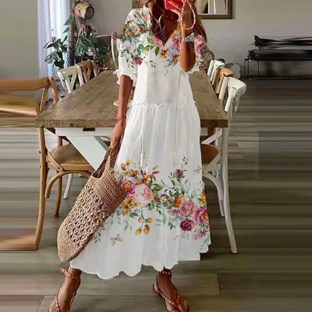 Boho Maxi Dress with Floral Print and V-Neck