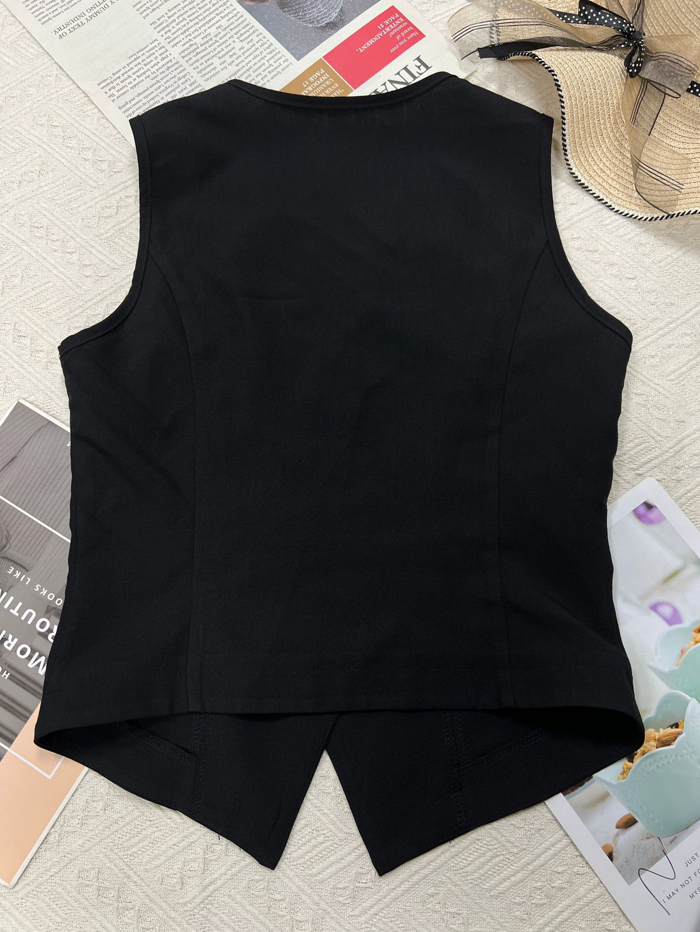 Aicha - Elegant Sleeveless Vest