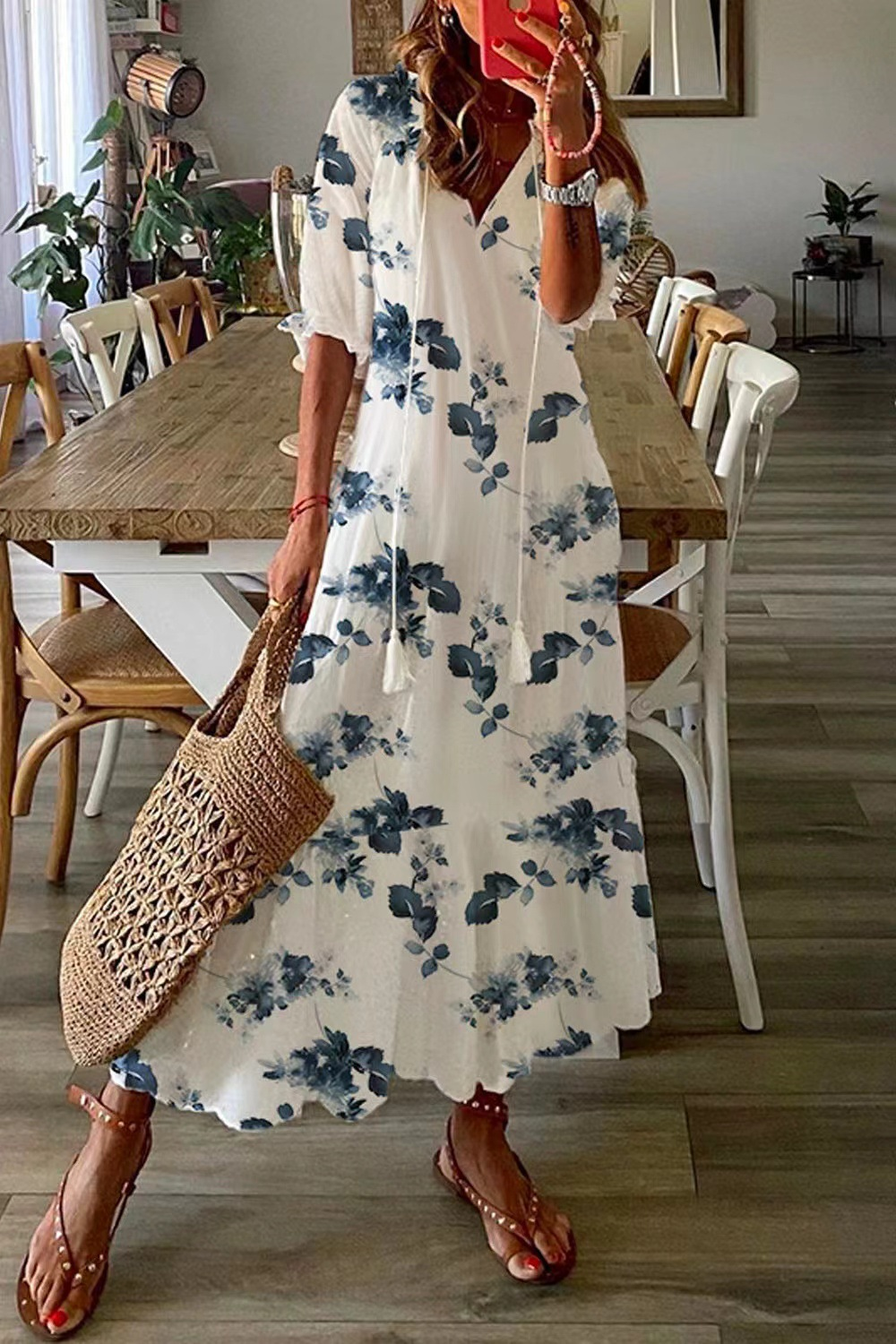 Boho Maxi Dress with Floral Print and V-Neck