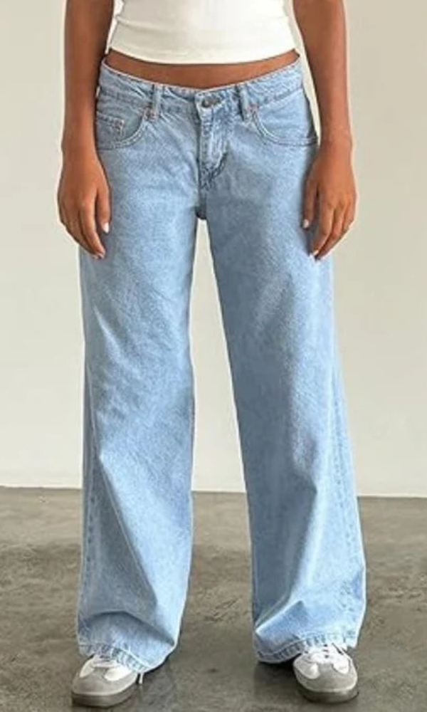 Comfortable Women's Low-Rise Jeans with Wide Legs