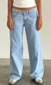 Comfortable Women's Low-Rise Jeans with Wide Legs
