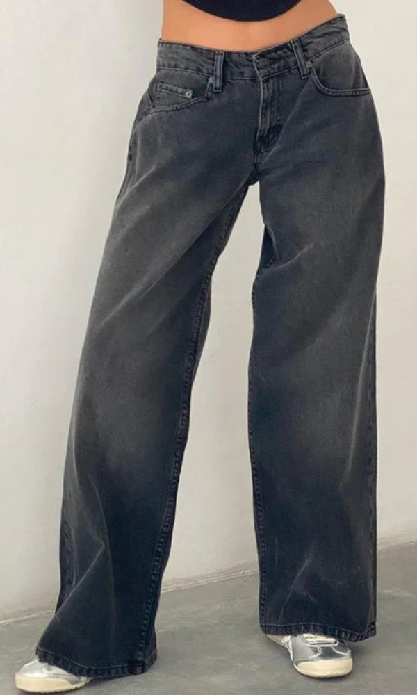 Comfortable Women's Low-Rise Jeans with Wide Legs