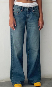 Comfortable Women's Low-Rise Jeans with Wide Legs