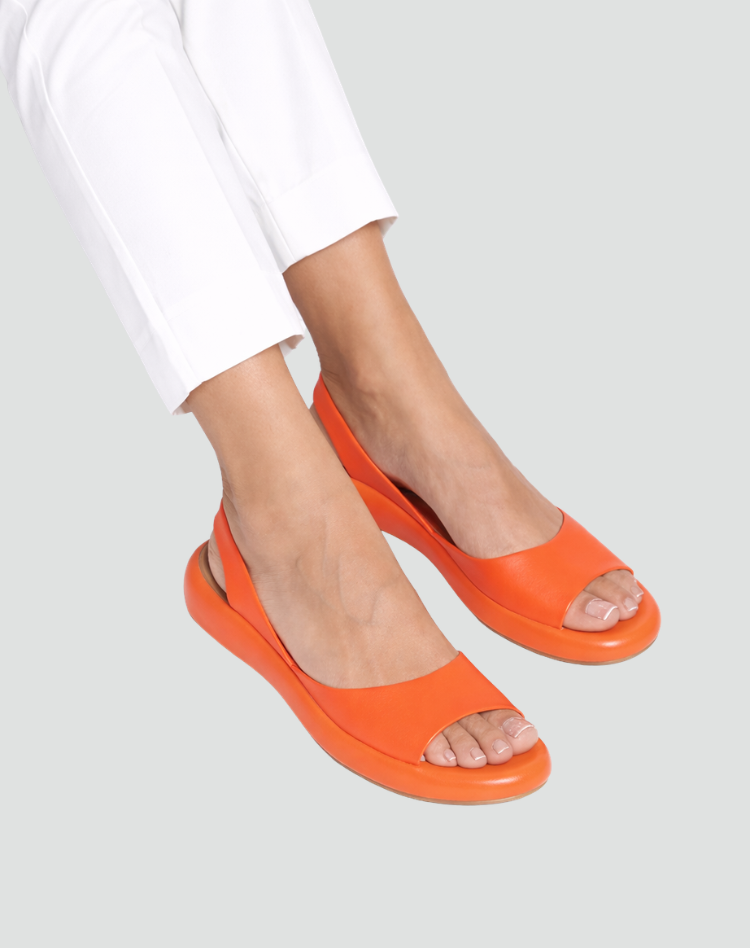 Comfort peep-toe sandals with elastic band and wedge heel