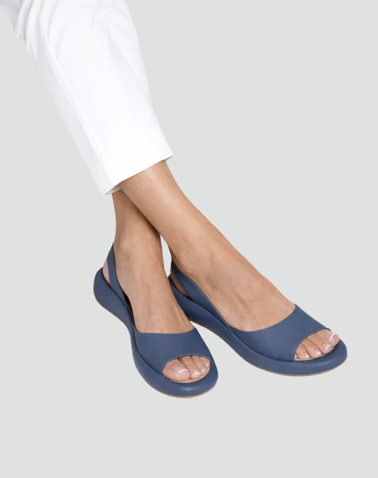 Comfort peep-toe sandals with elastic band and wedge heel