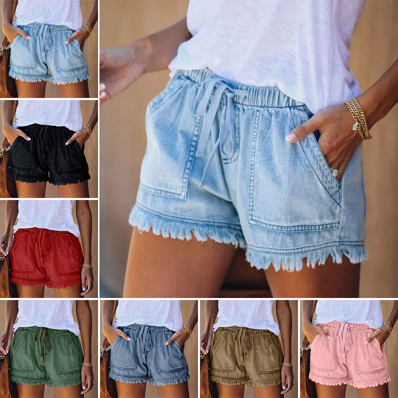 Comfortable denim shorts with elastic waistband and frayed edges