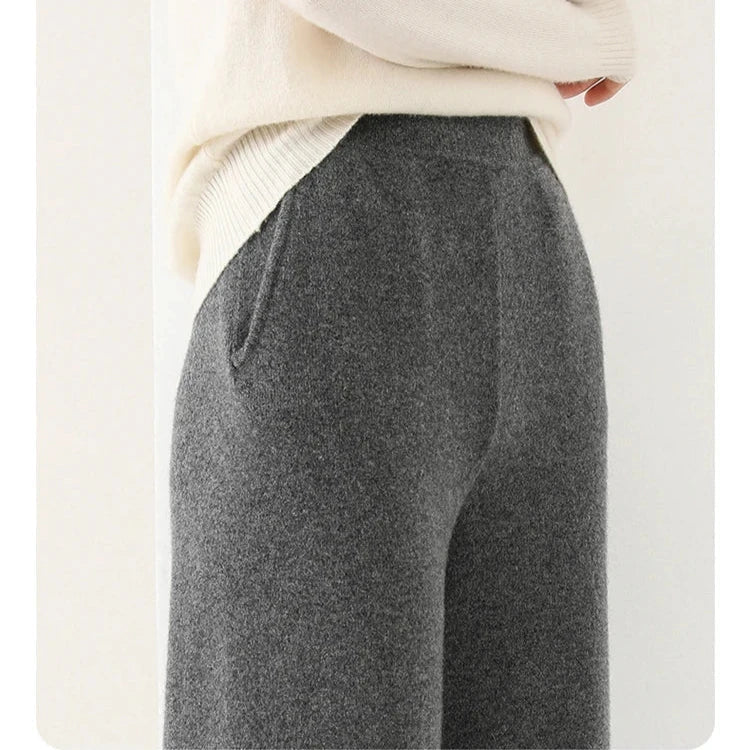 Luxury Women's Corduroy Pants with Wide Legs and Elastic Waist