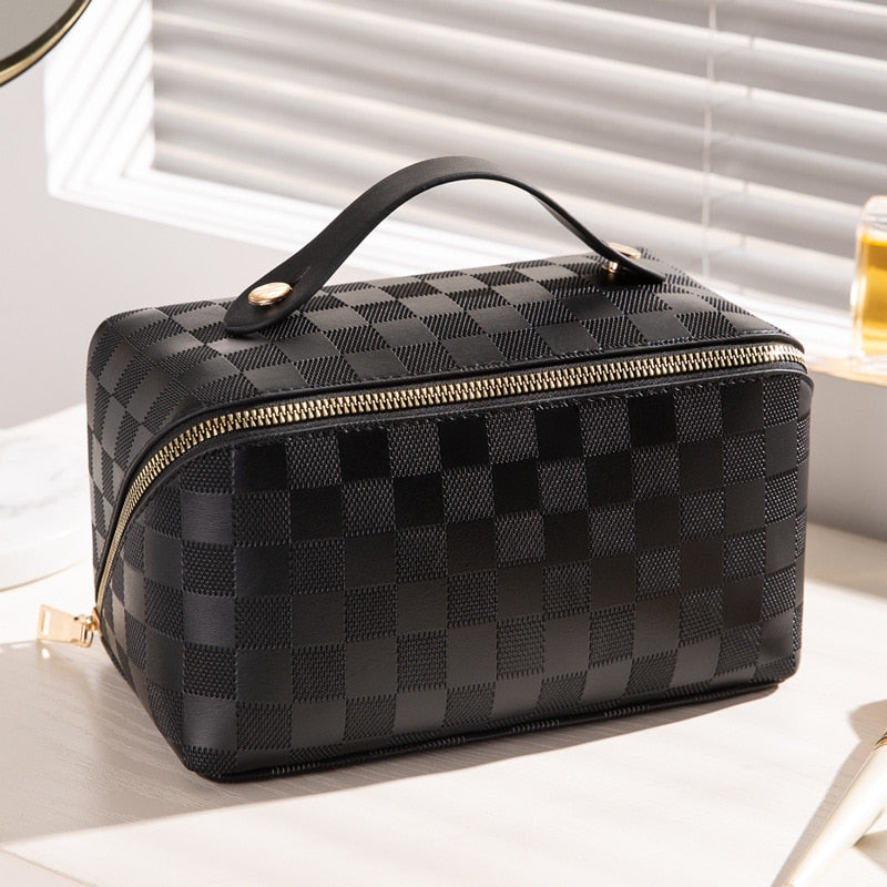 Luxury Checked Makeup Bag For Women With Zipper And Handle