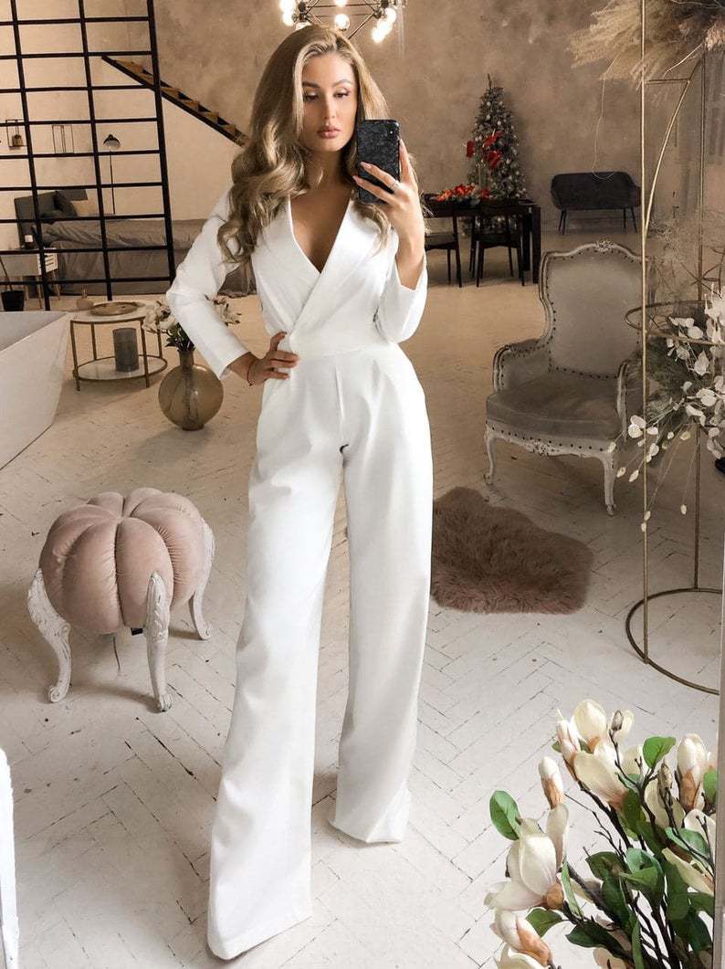 Elegant Wrap Jumpsuit with Long Sleeves and Wide Legs for Women