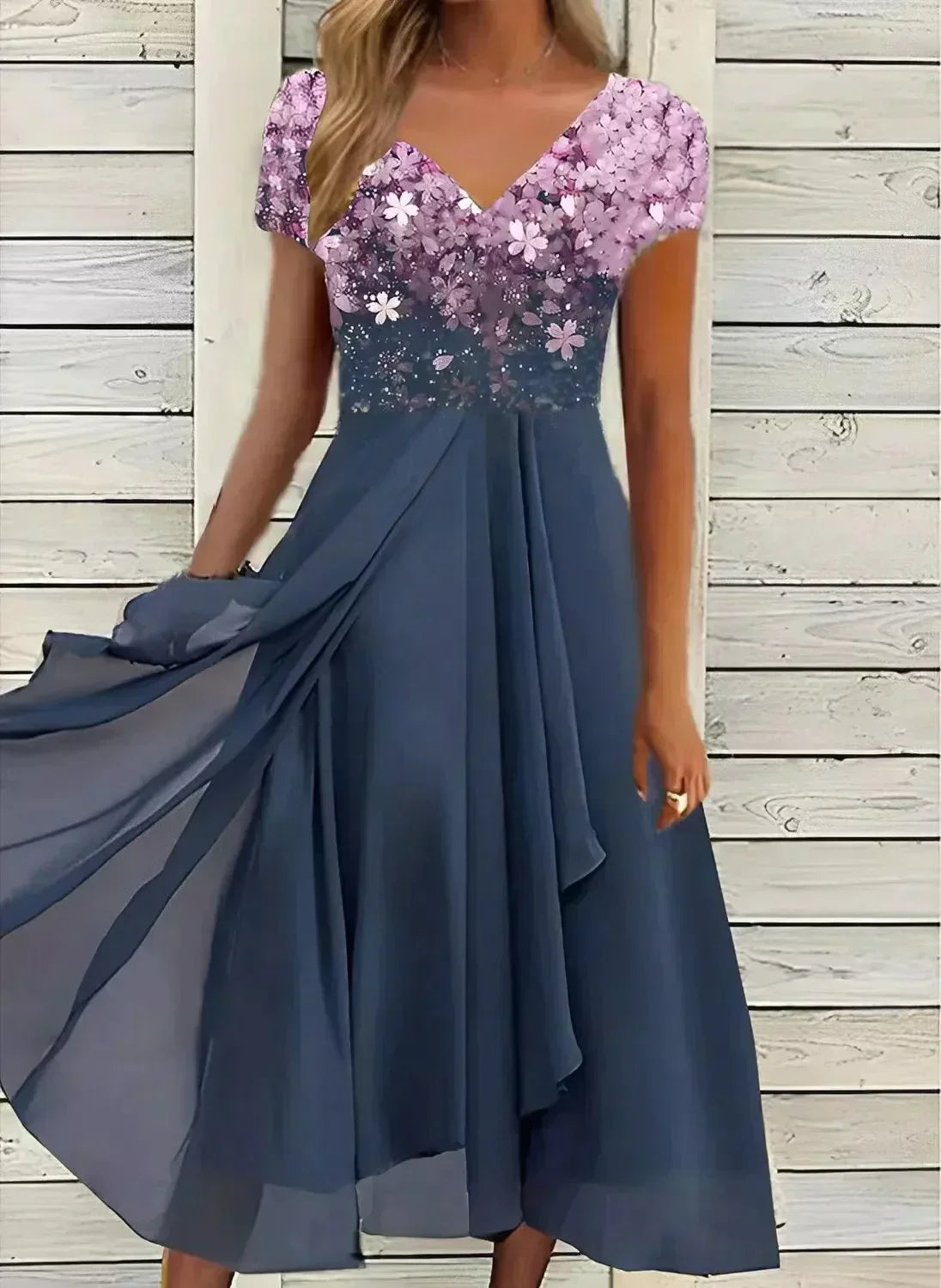 Luxury Glitter Women’s Midi Dress with V-Neck and Short Sleeves