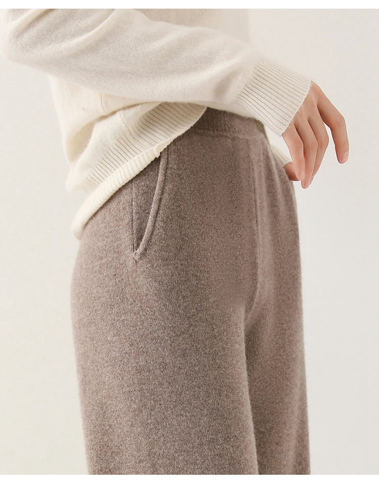 Luxury Women's Corduroy Pants with Wide Legs and Elastic Waist