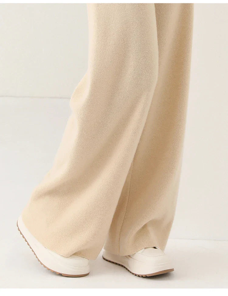 Luxury Women's Corduroy Pants with Wide Legs and Elastic Waist