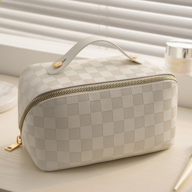 Luxury Checked Makeup Bag For Women With Zipper And Handle