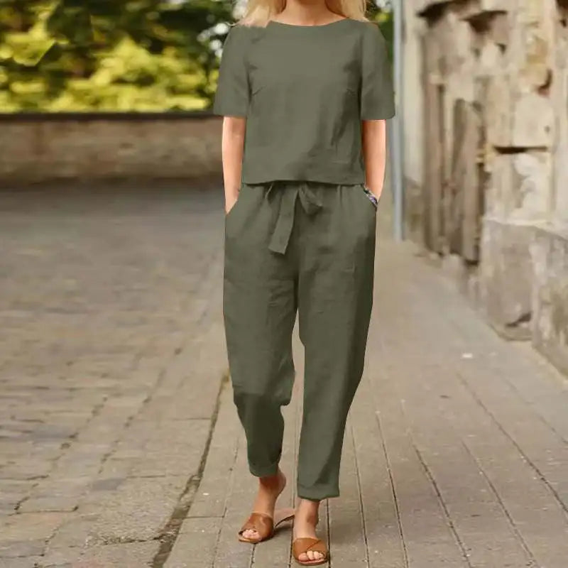 Comfortable Women's Co-ord Set Two-piece Set with Top and Pants