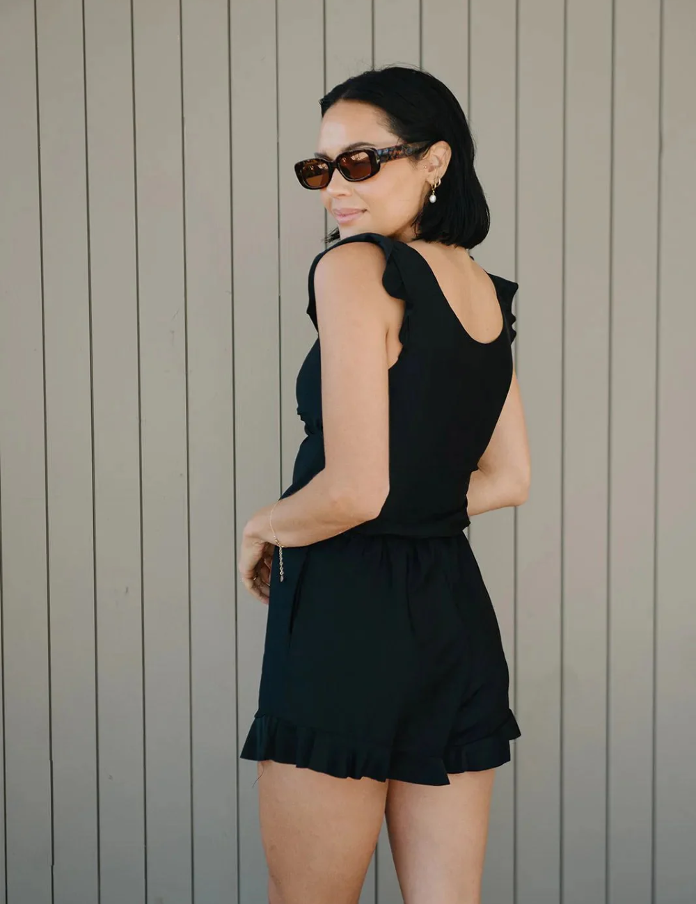 Valerie_Black_4.png